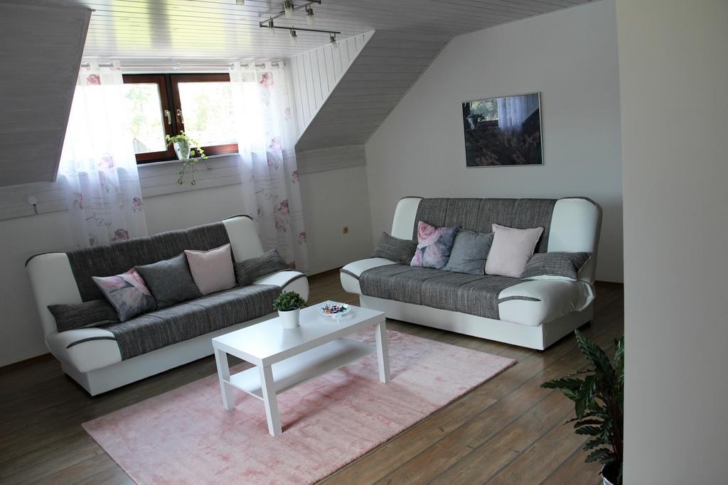 Lake House Apartment Medvode Eksteriør billede